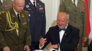 Uroczystość podpisania umowy o utworzeniu brygady litewsko-polsko-ukraińskiej fot.ŚWIECZAK