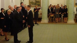 Prezydent RP Bronisław Komorowski i Minister Spraw Zagranicznych Grzegorz Schetyna wręczyli odznaczenia z okazji Dnia Służby Zagranicznej fot. ŚWIECZAK