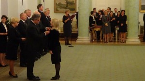 Prezydent RP Bronisław Komorowski i Minister Spraw Zagranicznych Grzegorz Schetyna wręczyli odznaczenia z okazji Dnia Służby Zagranicznej 