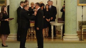 Prezydent RP Bronisław Komorowski i Minister Spraw Zagranicznych Grzegorz Schetyna wręczyli odznaczenia z okazji Dnia Służby Zagranicznej  fot. ŚWIECZAK
