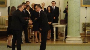 Prezydent RP Bronisław Komorowski i Minister Spraw Zagranicznych Grzegorz Schetyna wręczyli odznaczenia z okazji Dnia Służby Zagranicznej  fot. ŚWIECZAK