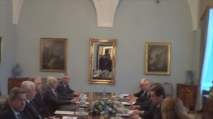 Prezydent RP Bronisław Komorowski spotkał się z konstytucjonalistami – Prezesem Trybunału Konstytucyjnego i byłymi prezesami TK  fot. ŚWIECZAK 