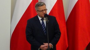 Prezydent Bronisław Komorowski Odznaczenia w 33. rocznicę stanu wojennego fot. ŚWIECZAK 