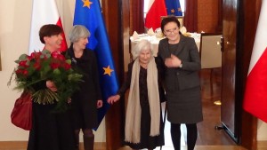 Premier Ewa Kopacz spotka się z aktorką Danutą Szaflarską, która w dniu jutrzejszym obchodzić będzie 100. urodziny. fot.ŚWIECZAK