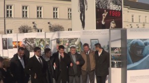 Otwarcie wystawy "Majdan" przed Pałacem Prezydenckim fot. ŚWIECZAK 