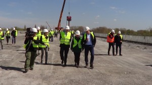 Most Łazienkowski - prace remontowe, wizyta prezydent Hanny Gronkiewicz-Waltz i  dziennikarzy. fot. ŚWIECZAK
