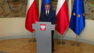 Prezydent RP Bronisław Komorowski podpisał ustawę o in vitro fot. ŚWIECZAK