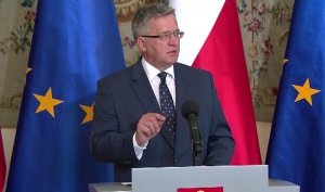 Prezydent RP Bronisław Komorowski podpisał ustawę o in vitro fot. ŚWIECZAK