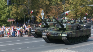 ​Uroczysta defilada z okazji Święta Wojska Polskiego fot. ŚWIECZAK