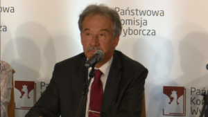 Wojciech Hermeliński sędzia Trybunału Konstytucyjnego, Przewodniczący PKW, Referendum niewiążące! Frekwencja - zaledwie 7,80% fot. ŚWIECZAK