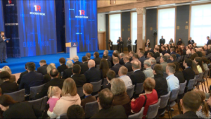 #DobryRok. Premier Szydło: Dotrzymujemy słowa. To był dobry rok zbudowany na trzech filarach: rodzina, rozwój i bezpieczeństwo fot. ŚWIECZAK