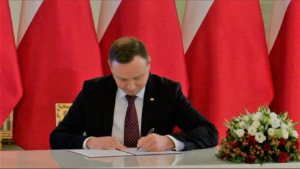 Prezydent RP Andrzej Duda podpisał tzw. pierwszą ustawę innowacyjną fot. ŚWIECZAK